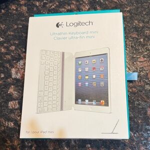 Logitech Ultrathin Keyboard Mini for iPad Mini - Cream
